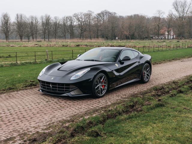 Ferrari F12 6.3 Berlinetta HELE, Full Carbon, JBL, Passe