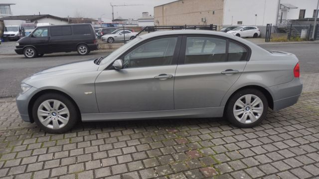 BMW E90 318i 2.0L Klima PDC  6 Gang Tempomat 2.HAND