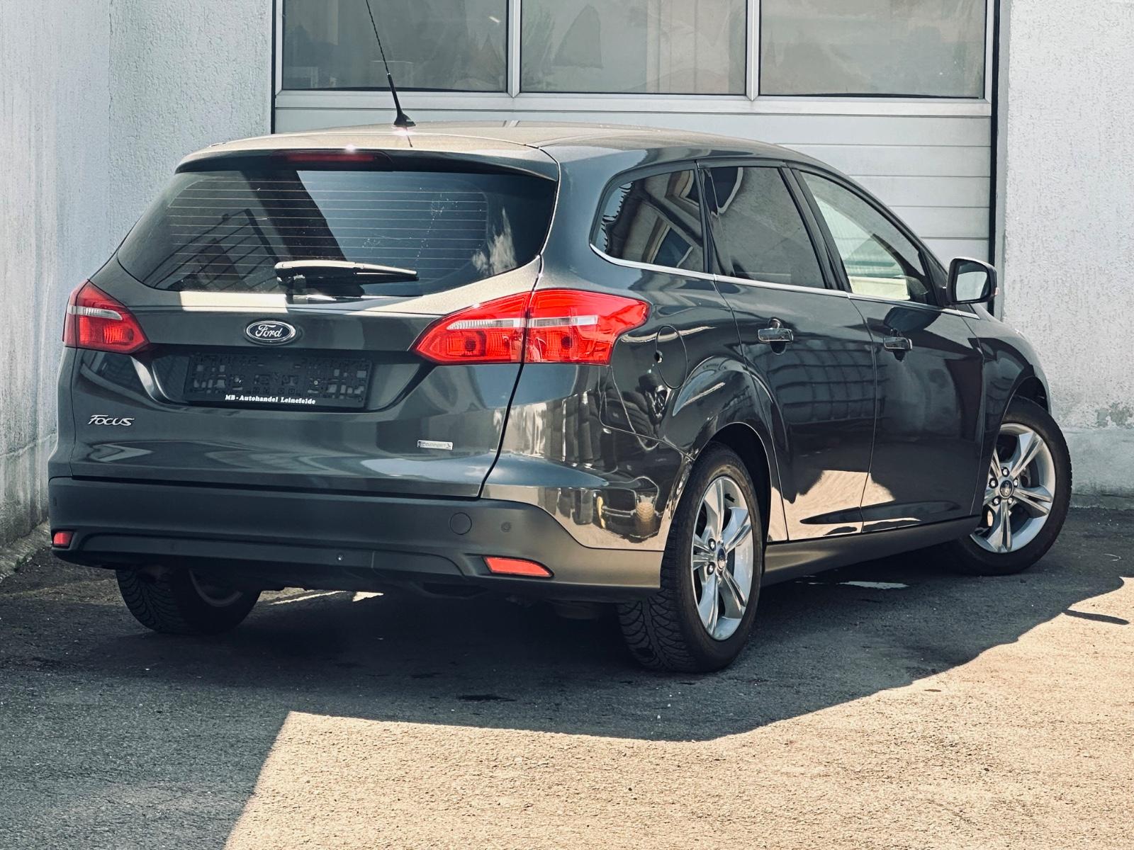 Ford Focus Turnier 1,0 Titanium*SHZ*PDC*LHZ*2.HAND