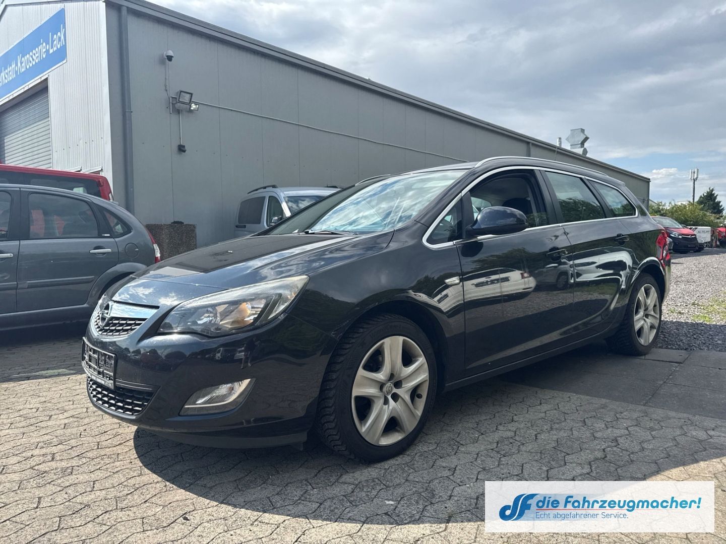 Fahrzeugabbildung Opel Astra J Sports Tourer Sport 1.4 Turbo *EXPORT
