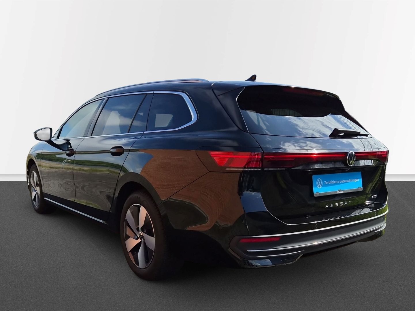 Volkswagen Passat Variant Business 1.5 eTSI DSG AHK IQDrive foto 2