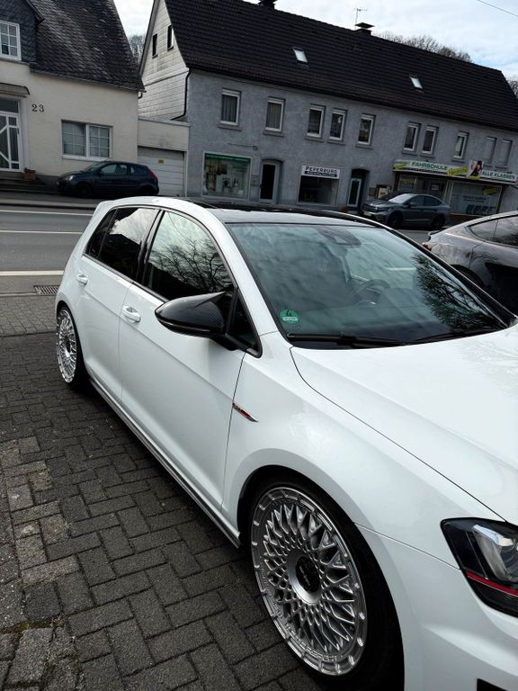 Image of Volkswagen Golf