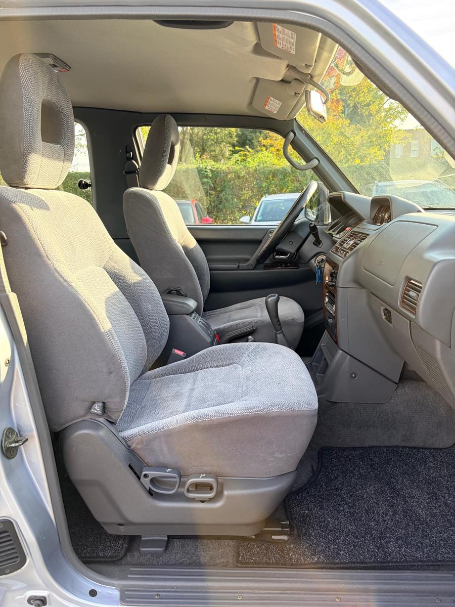 Mitsubishi Pajero 2004 — photo 30