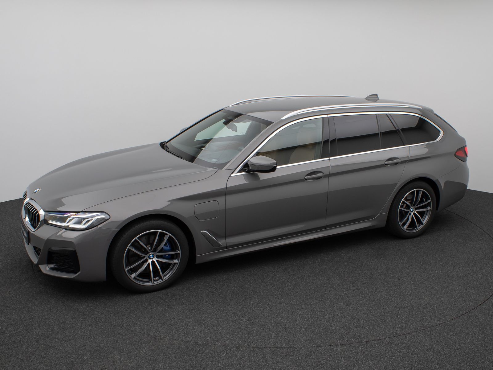 Fahrzeugabbildung BMW 530e xD M Sport HUD DAB Laser HiFi AHK Komfort