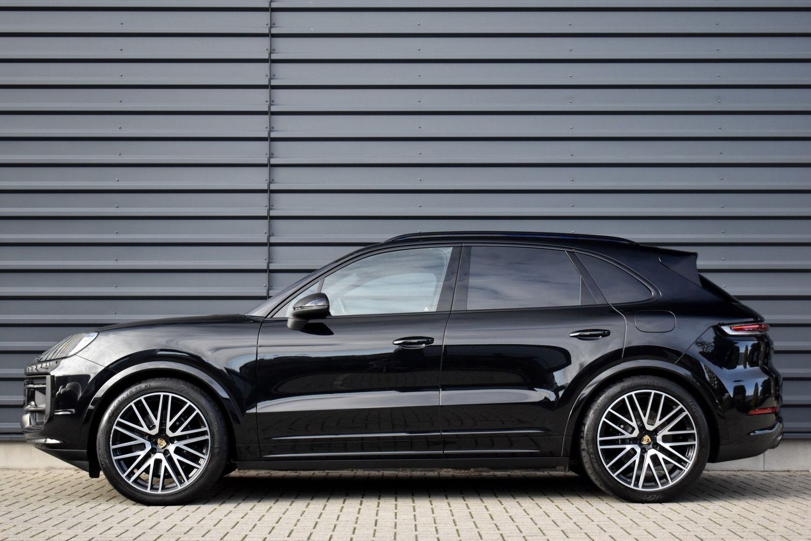 Porsche Cayenne 3.0 E-Hybrid SportDesign | Panorama | 22 imagem 3