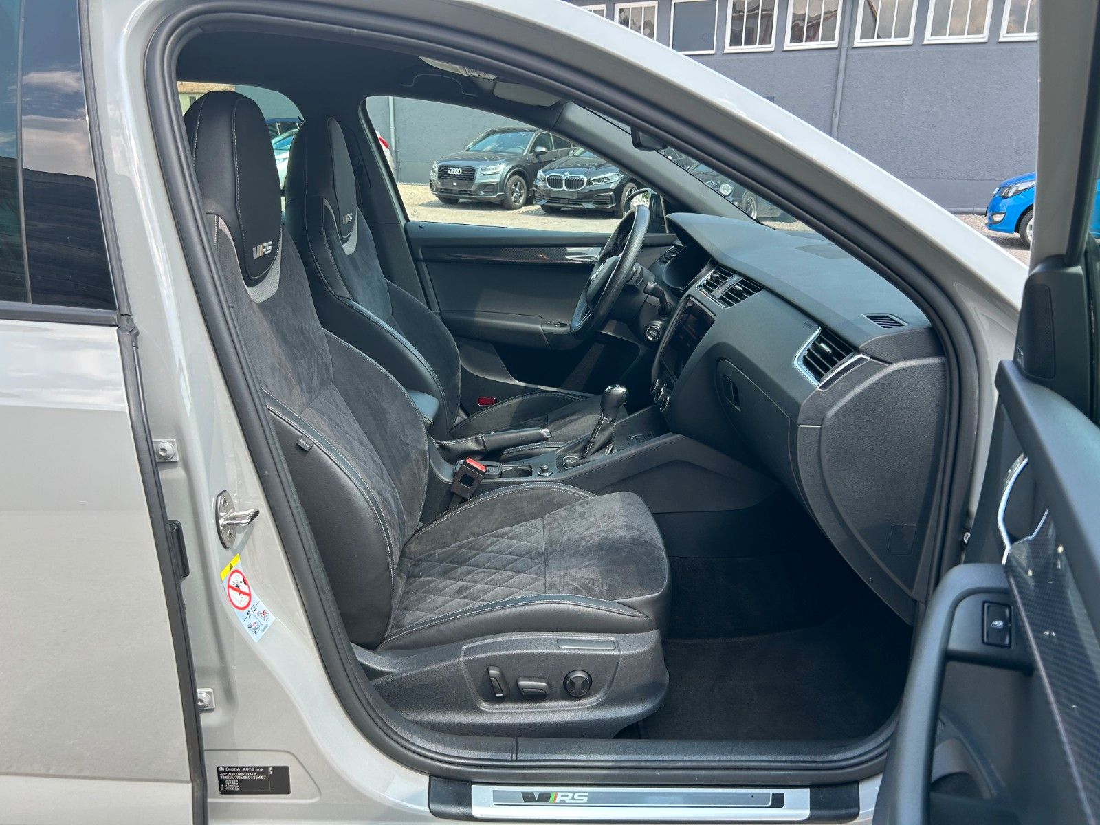 Fahrzeugabbildung SKODA Octavia RS Combi 2.0 TSI DSG Canton ACC Virtual
