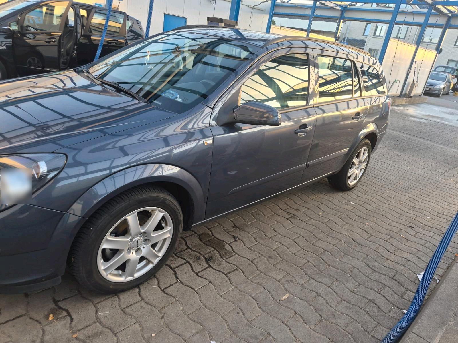 Opel Astra 2006 — photo 14