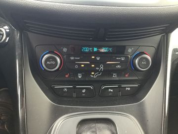 Ford Kuga - 9
