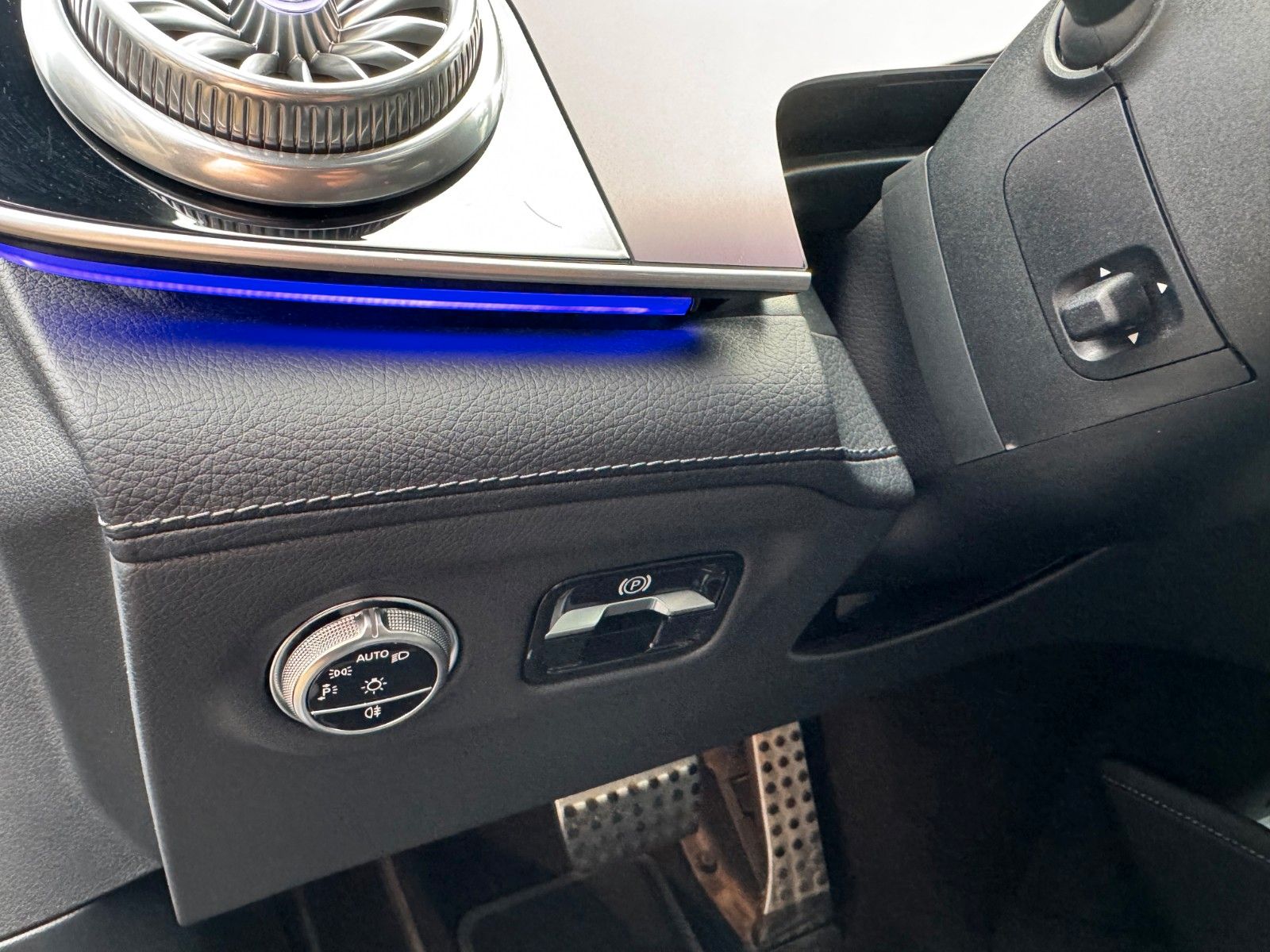 Fahrzeugabbildung Mercedes-Benz EQS 53 AMG 4M+Hyperscreen+Massage+Pano+AirM+HUD