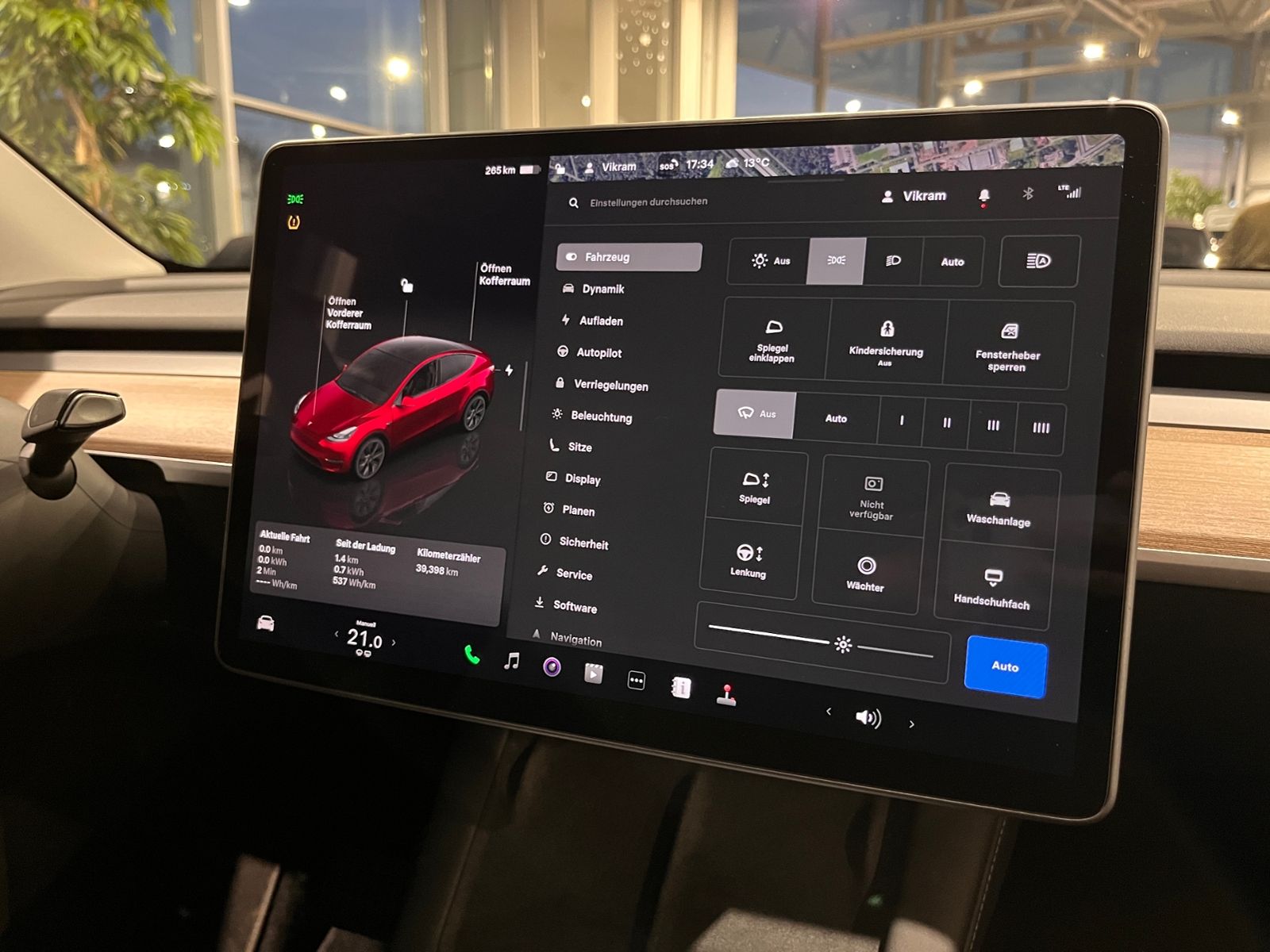 Fahrzeugabbildung Tesla Model Y SR RWD AUTOPILOT PANO 360° WP 19"