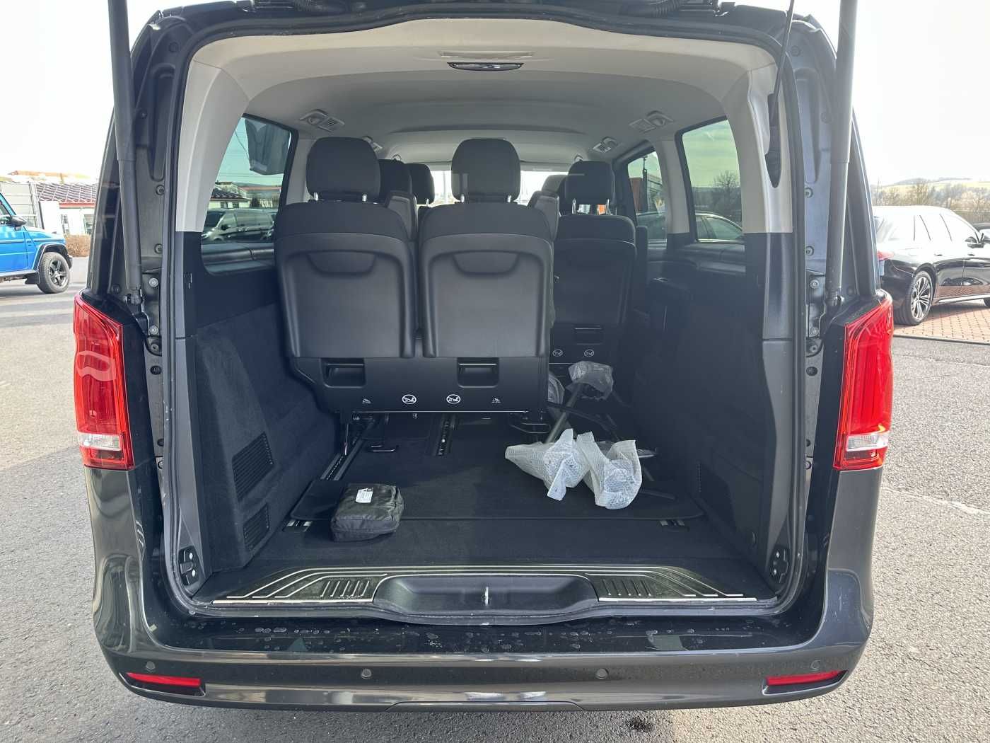 Fahrzeugabbildung Mercedes-Benz V 300 d EDITION 4MATIC DISTRONIC AHK LED Kamera