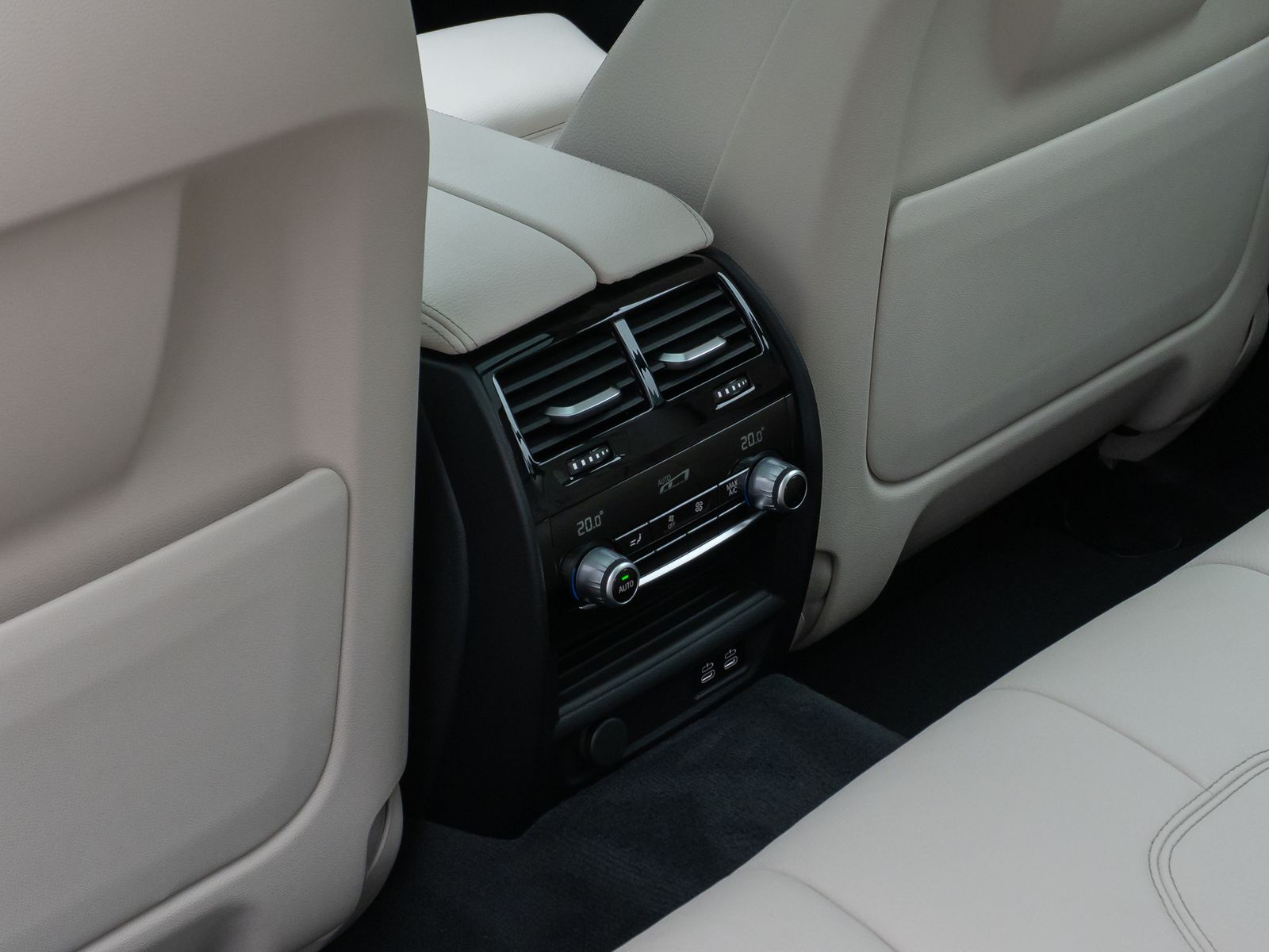 Fahrzeugabbildung BMW 540i xD Panorama 360°DAB Fernlichtassist Sport