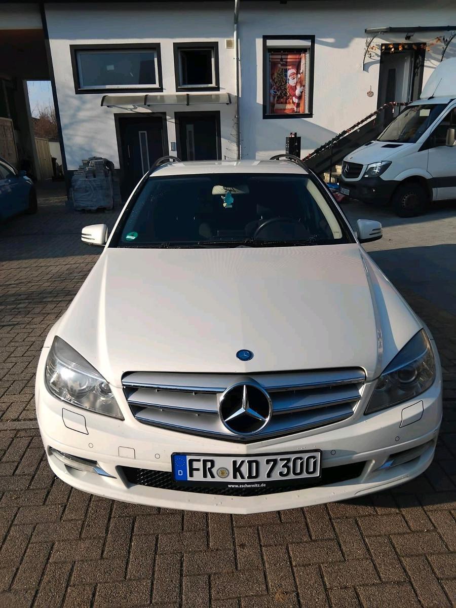 Mercedes-Benz C200 2010 — interior