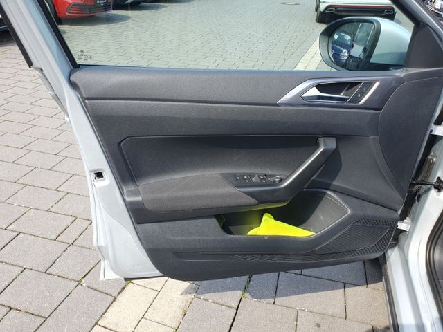 Taigo 1.5 TSI DSG Navi AHK LED Kamera digitales 