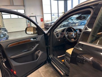 Audi Q5 3.2 FSI quattro *Kamera*Klima*Xenon*Panorama*