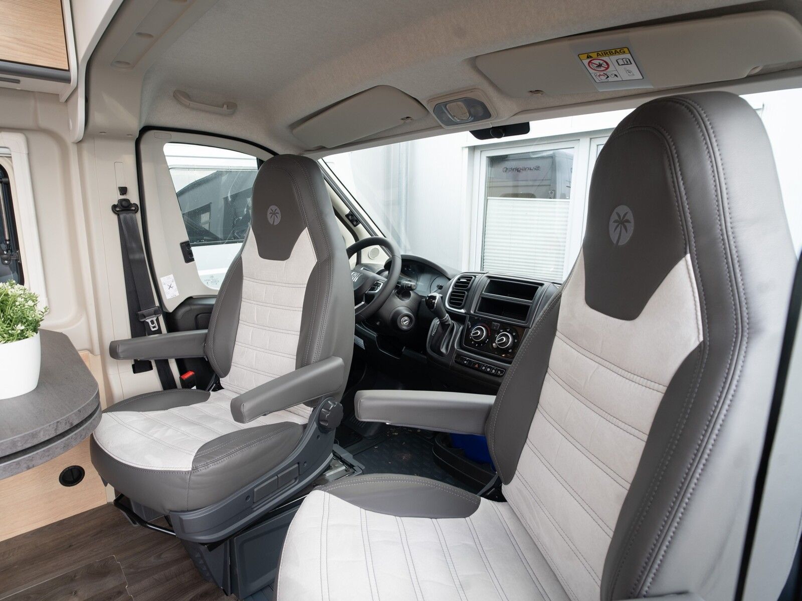 Fahrzeugabbildung Sunlight Adventure Cliff 600 Faltverdunkelung*Markise*uvm