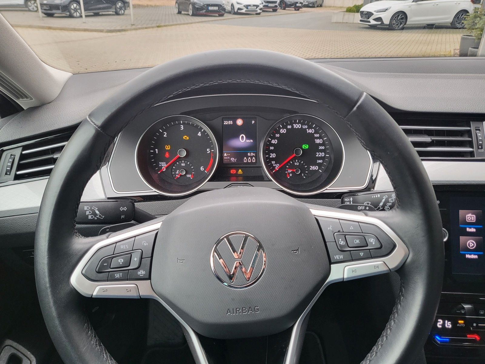 Fahrzeugabbildung Volkswagen Passat Variant 2.0 TDI DSG Business  AHZV NAVI