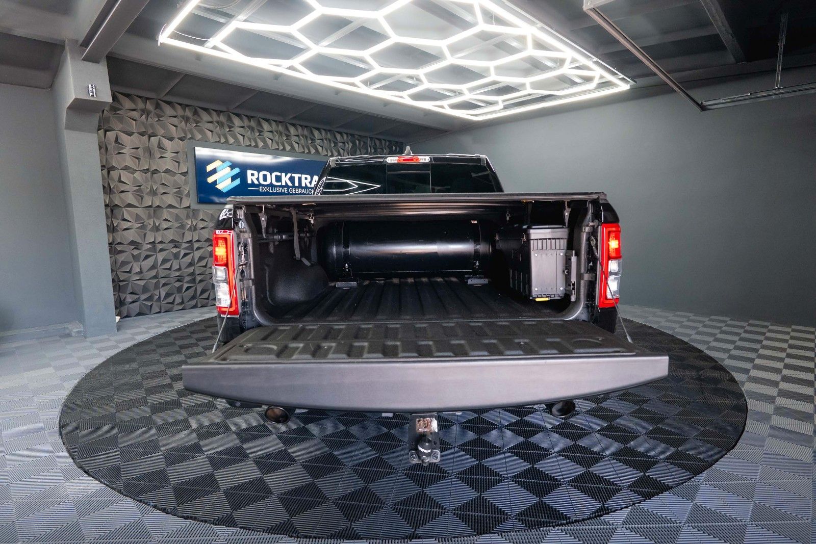 Fahrzeugabbildung Dodge RAM 5.7 V8 HEMI 4x4 BLACK *LPG 200L*Unfallfrei*