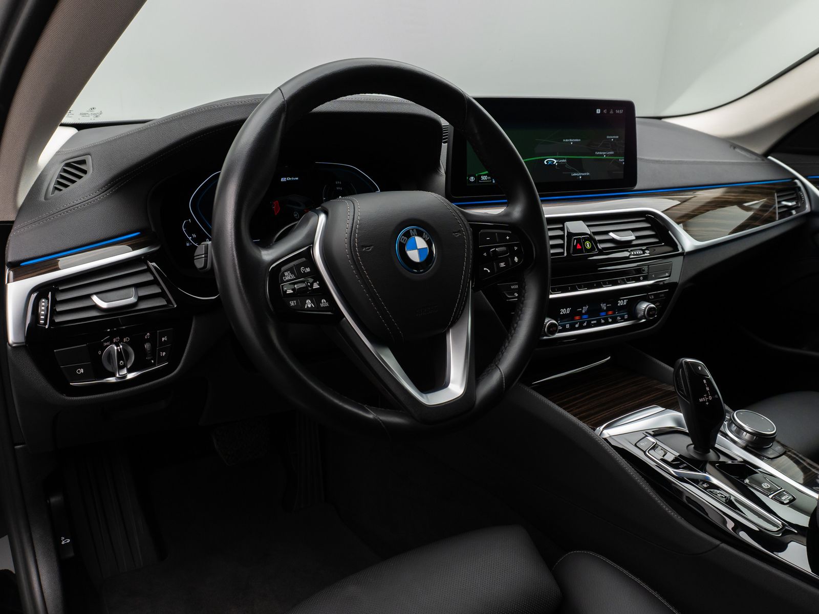 Fahrzeugabbildung BMW 530e xD Luxury Line DAB Komfort HUD Laser HiFi
