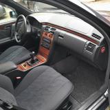 Mercedes-Benz Mercedes E200 ( W 210) - Mercedes-Benz E 200: Limousine, W210