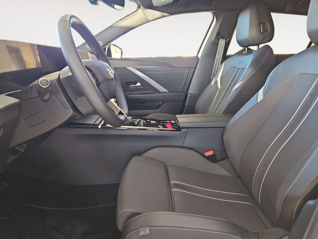 Fahrzeugabbildung Opel Astra Sports Tourer 1.2 Turbo GS Navi Sitzheizun