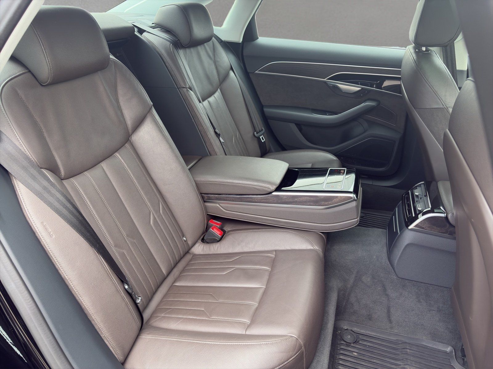 Fahrzeugabbildung Audi A8 60 3.0 TFSI e quattro/PANO-DACH/ACC/KAMERA/