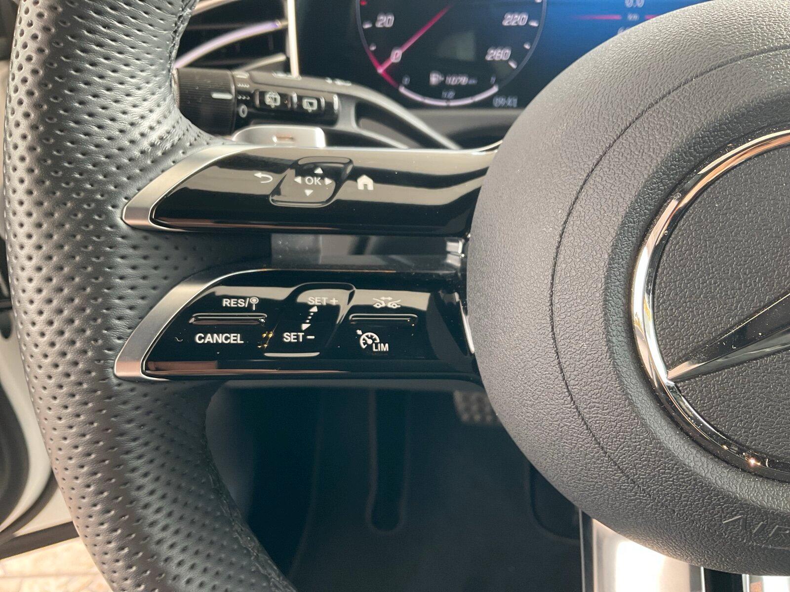 Mercedes-Benz E 220 d 4M T AMG Line/Distronic/Digital/Kamera