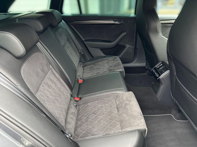 Superb Combi 2.0TDI Sportline 4x4 KAM+NAVI+ACC