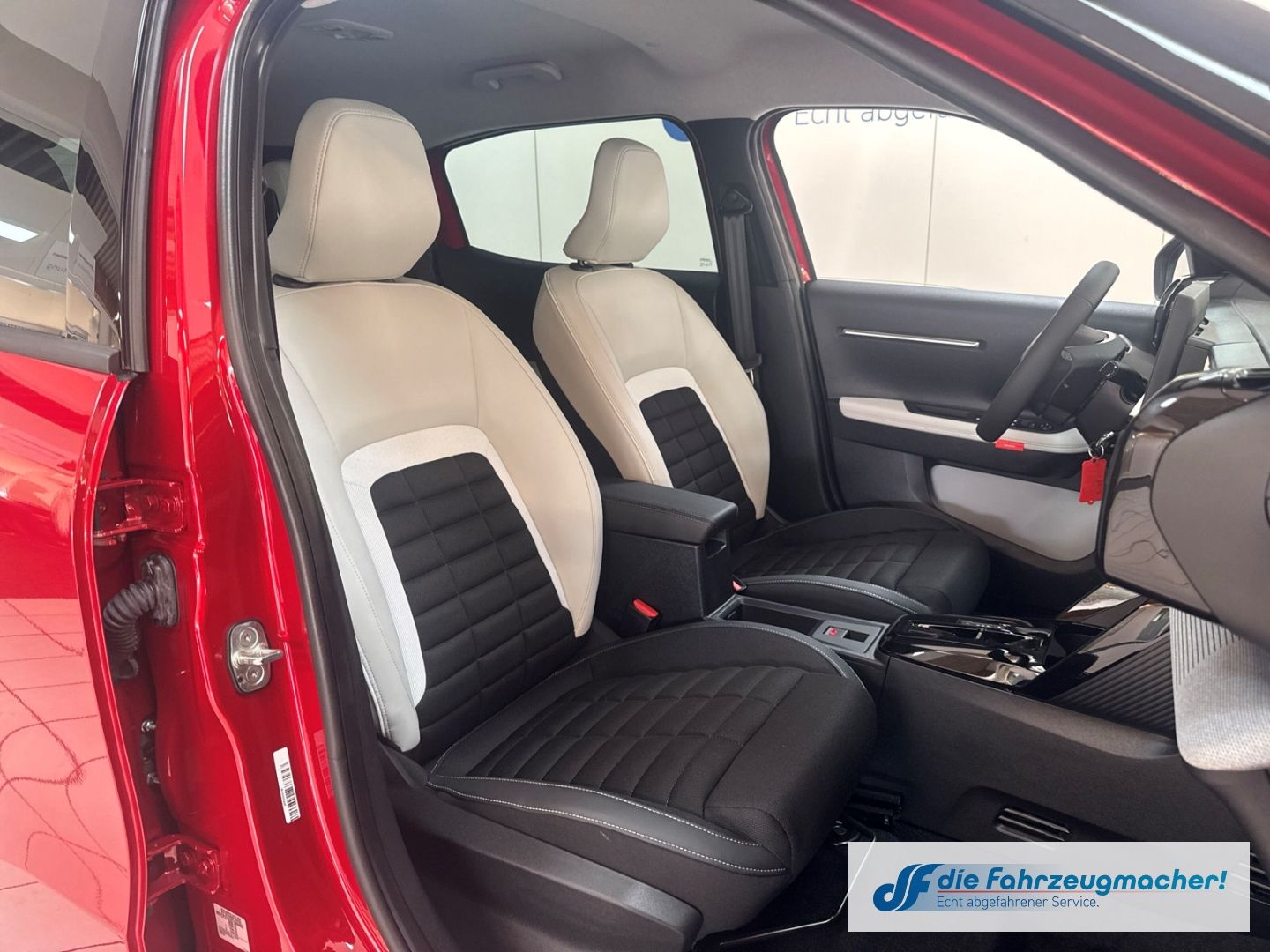 Fahrzeugabbildung Citroën C3 Aircross E 113 MAX HUD Navi LED Apple CarPlay