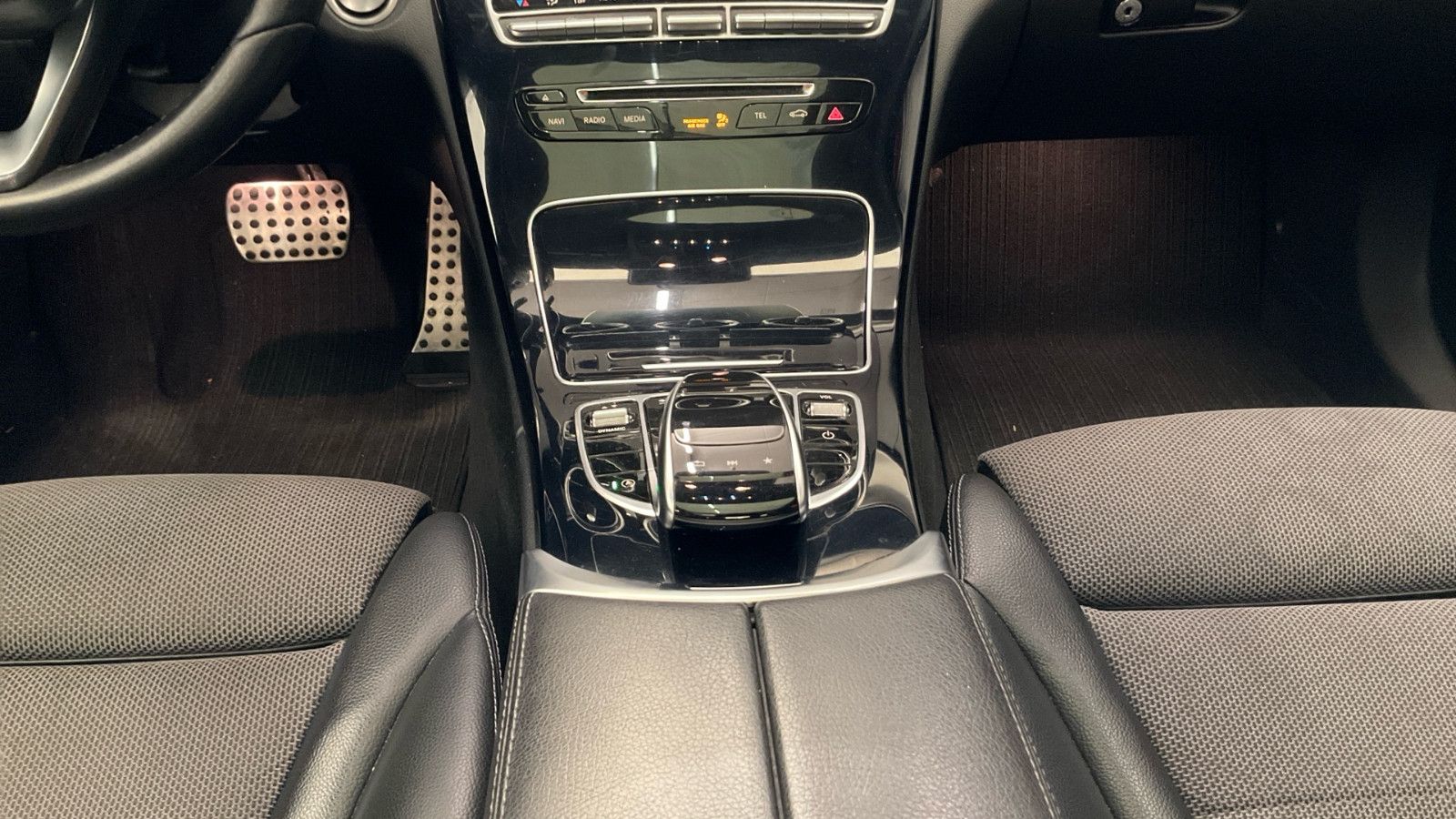 Fahrzeugabbildung Mercedes-Benz C 200 d Limo 9G-Tronic Avg GRA Pano 360°Kamera