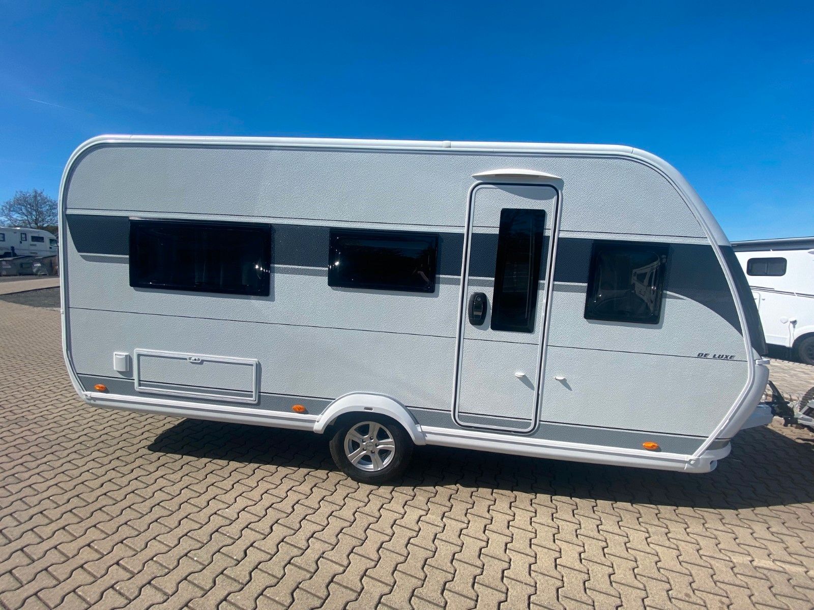 Fahrzeugabbildung Hobby De Luxe 460 LU *1.500Kg*Einzelbetten*Tageszul.
