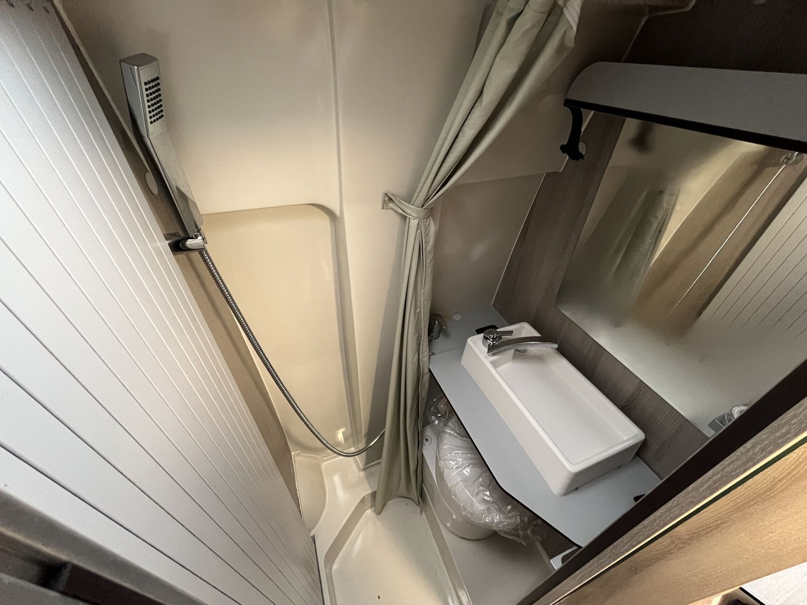 Fahrzeugabbildung Renault Ahorn Ahorn Van 620*2.3 BLUE*Solar*Markise*Alu**