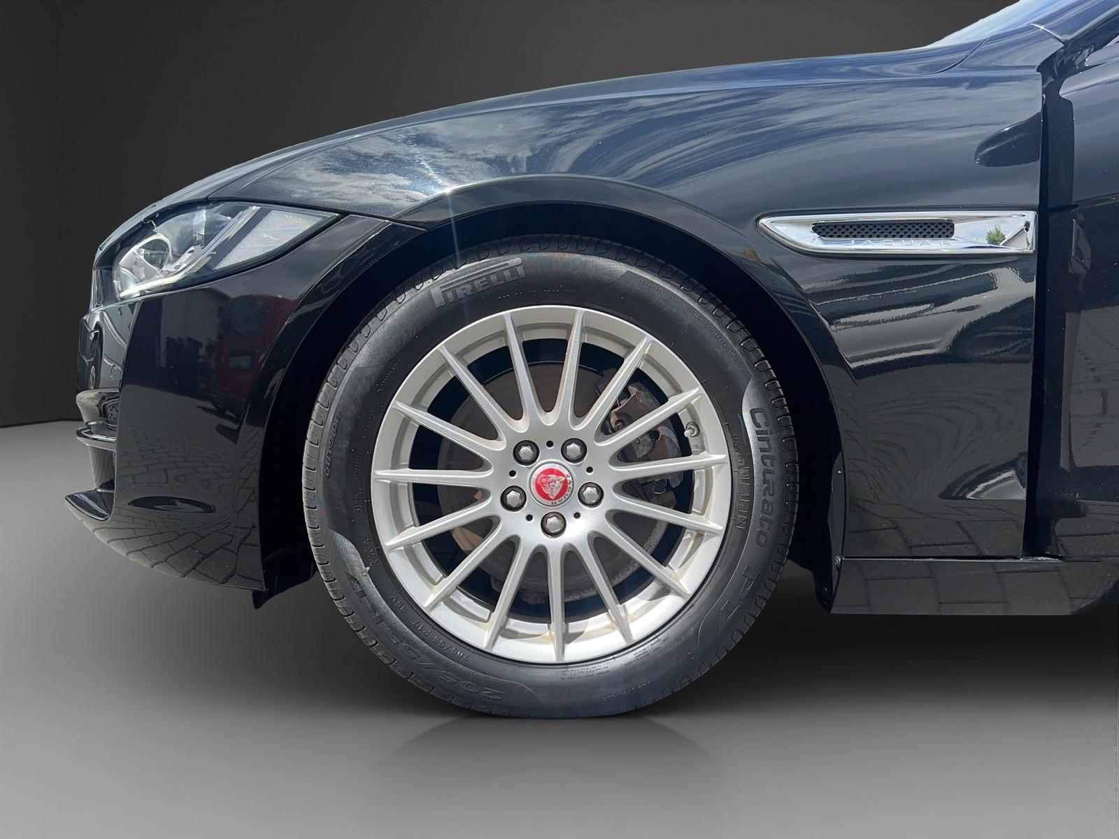 Jaguar XE 2.0 d /E-PERFORMANCE / PRESTIGE / LEDER /