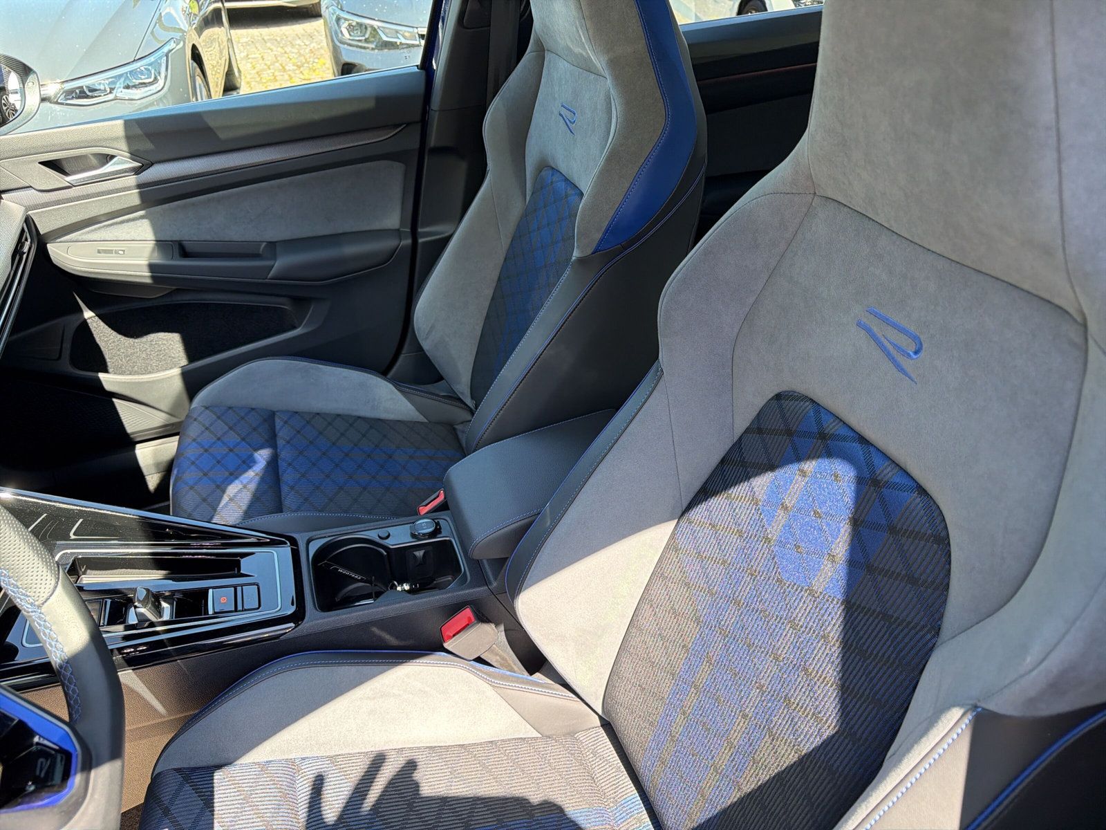 Golf R 4M Navi PANO Black St Harman Kardon