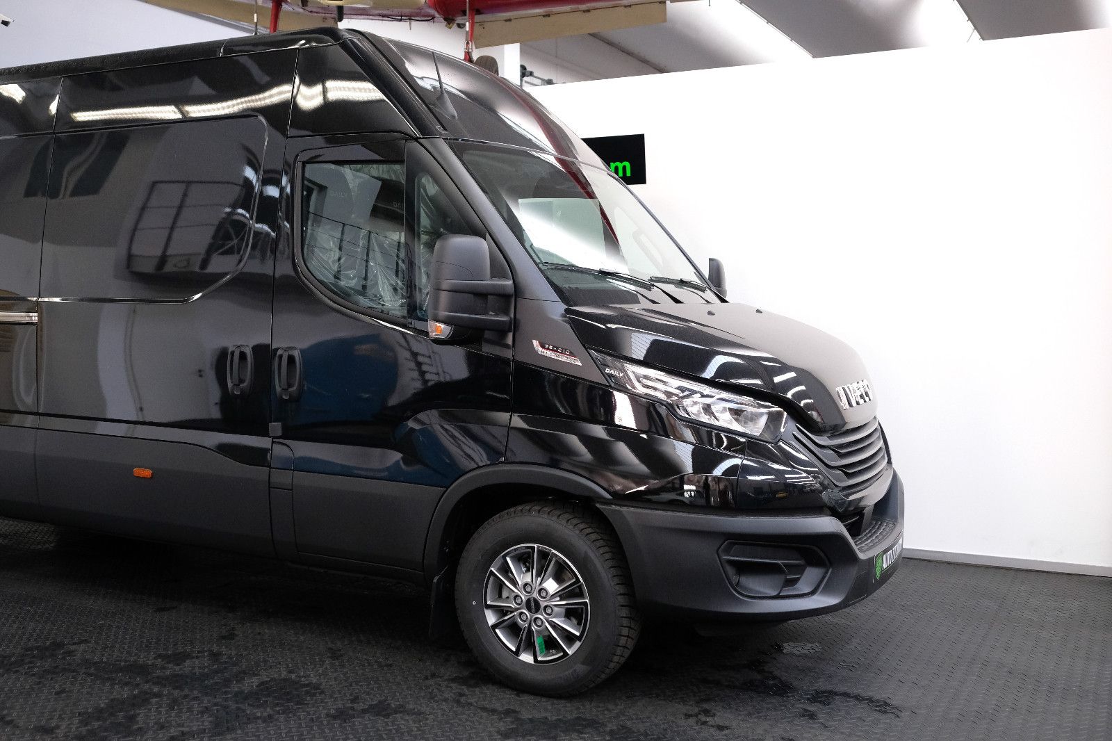 Fahrzeugabbildung Iveco Daily 35S21HA8 V/P  LUFTFEDERUNG STANDHZ SITZHZ