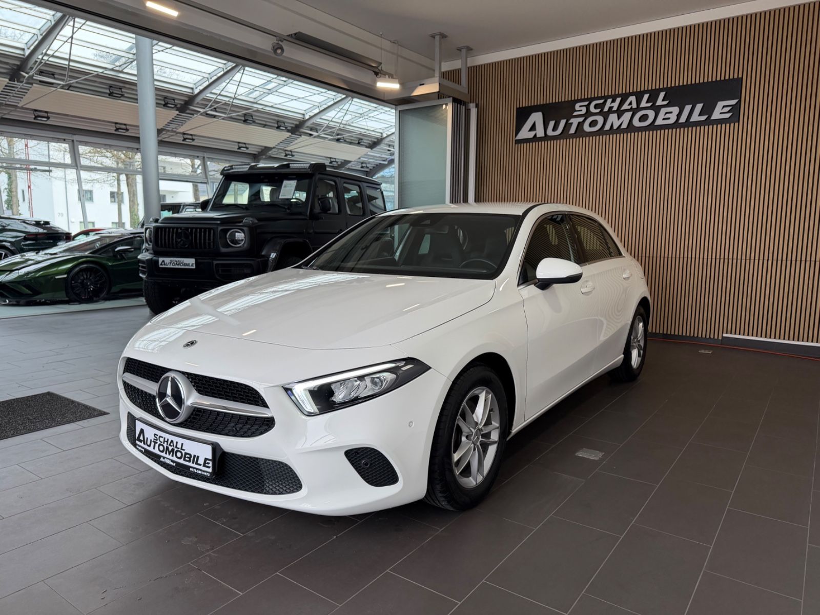 MERCEDES-BENZ A 200 Progressive LED/PDC/NAVI/SHZG/LEDER/MBUX