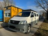 Toyota Hiace HI-ACE Wohnmobil TD lang TÜV 10.26 4X4 - Toyota Hiace mit Diesel-Antrieb: Allradantrieb