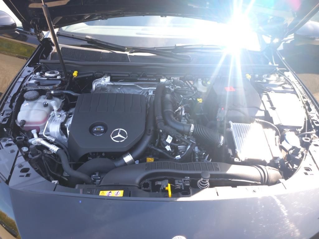 Fahrzeugabbildung Mercedes-Benz A 180 Kompaktlimousine AMG Line*Night Paket*LED