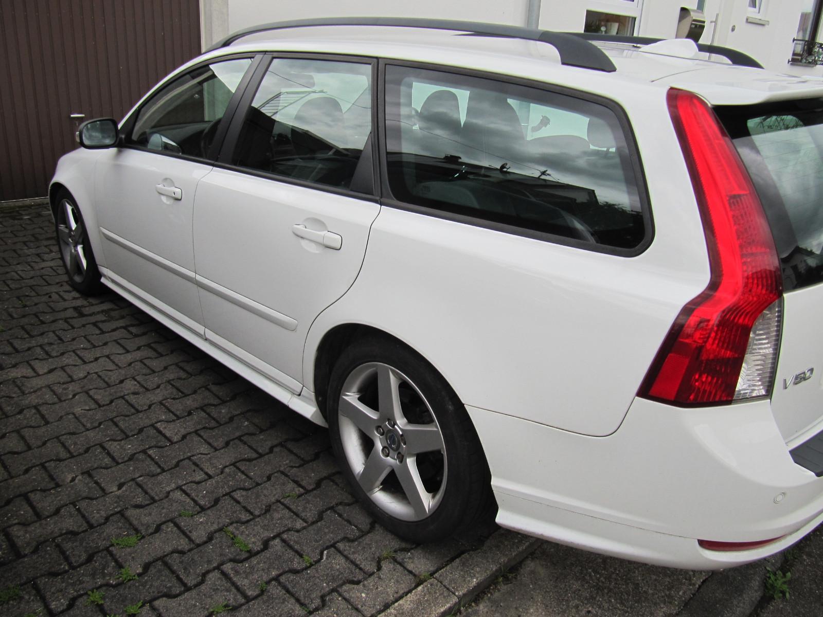 Volvo V50 2009 — двигун 2.400 cm³, 179 HP (132kW)