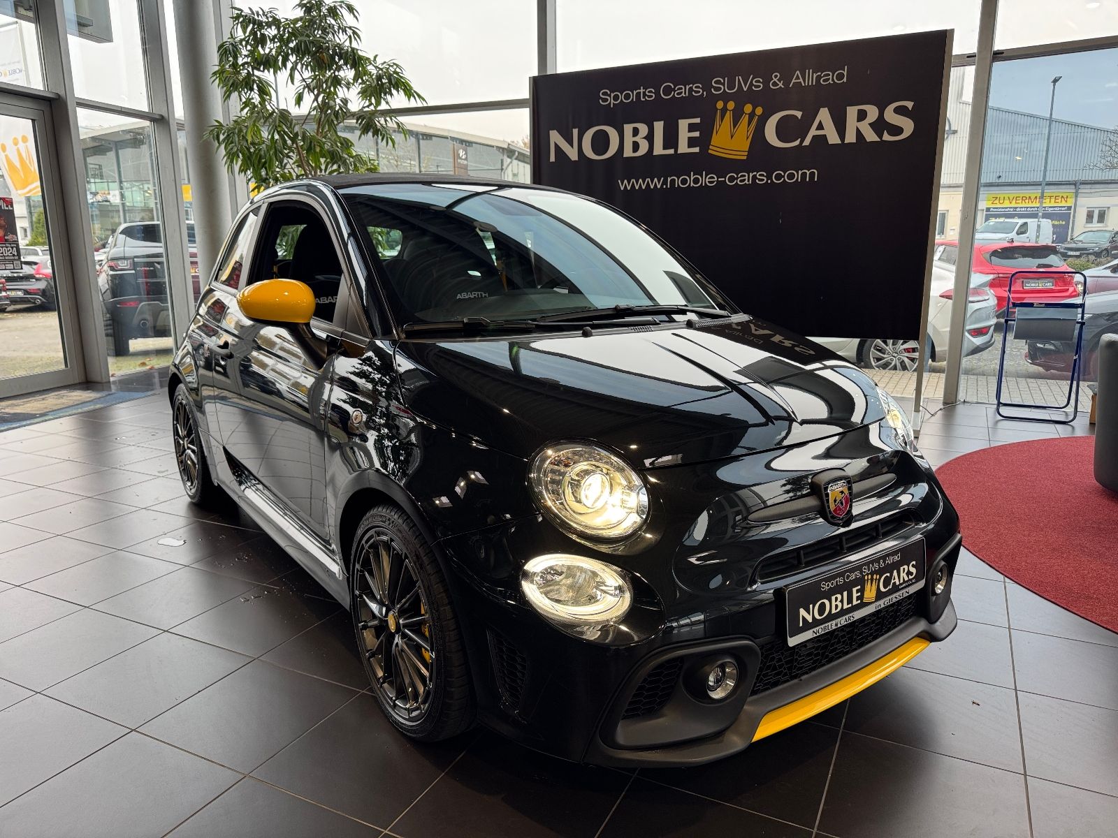 Fahrzeugabbildung Abarth 695C BEATS NAV DAB PDC ALU