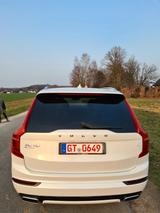 Volvo XC90 D5 AWD R-Design, 7Sitze, PANO, STHZ,AHK,22" - Volvo XC90: R