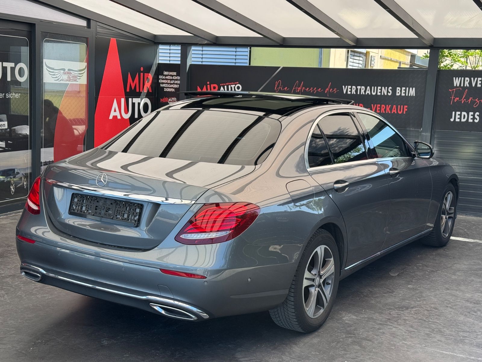 Mercedes-Benz E 220 Limo HUD/360K/ABS.T/SPUR/PANO foto 7