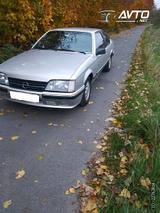 Opel Monza 3.0i - Opel Monza Benziner Gebrauchtwagen