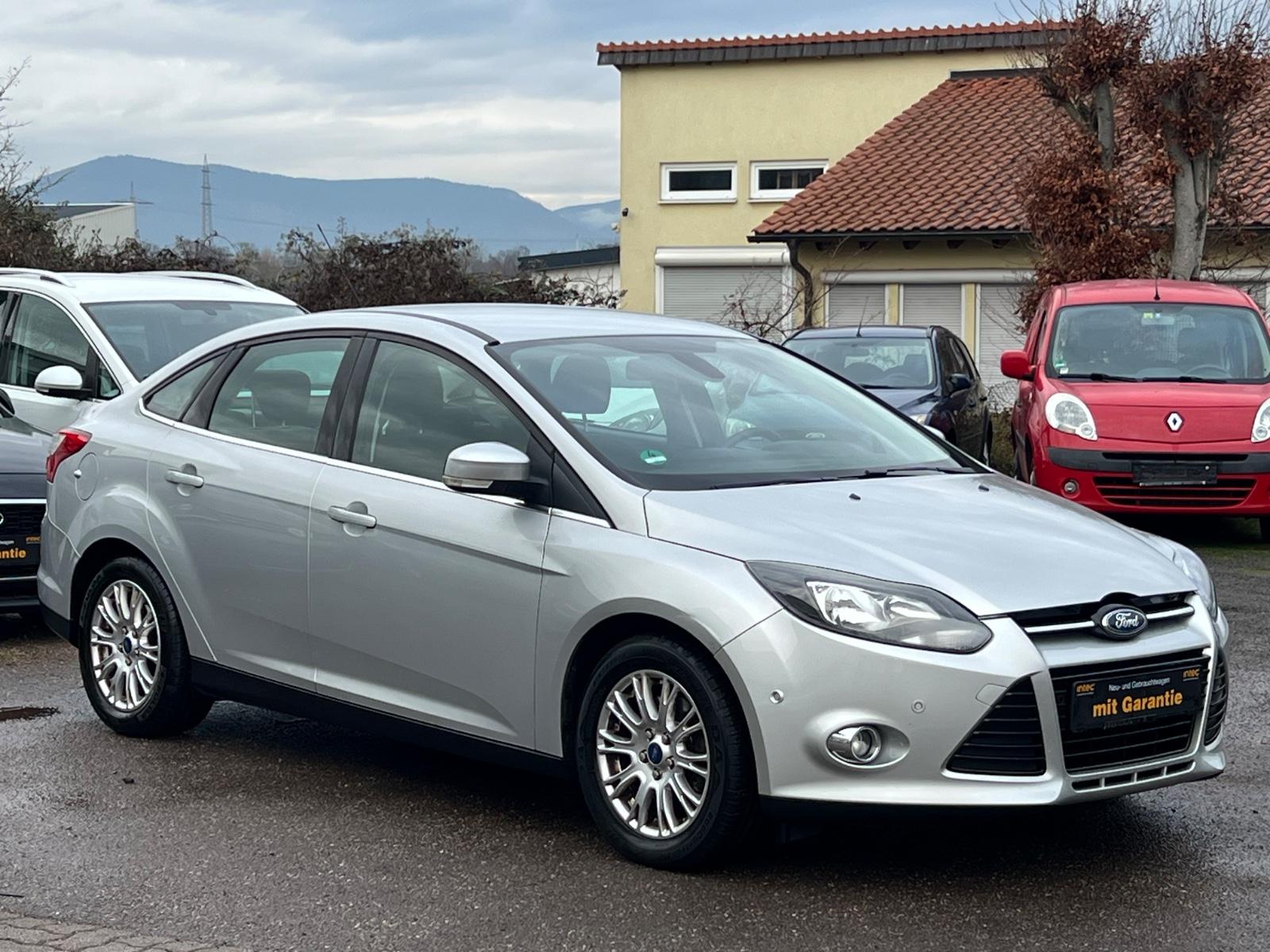 Ford Focus Lim. Titanium*KLIMA*NAVI*SHZ*KEY-GO*TOP