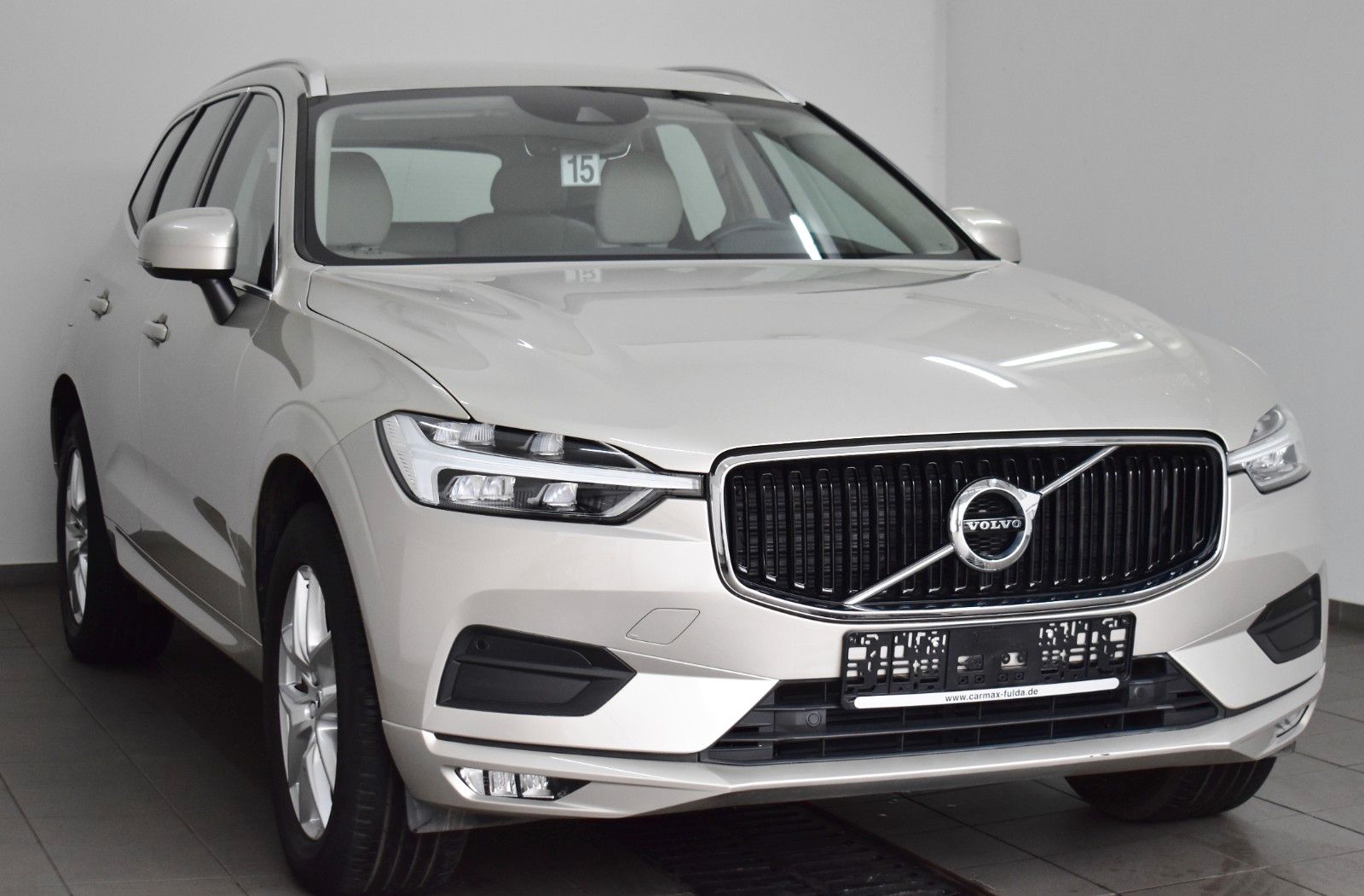 Fahrzeugabbildung Volvo XC60 Momentum Pro Leder,Navi,LED,SH,Memory,AHK e