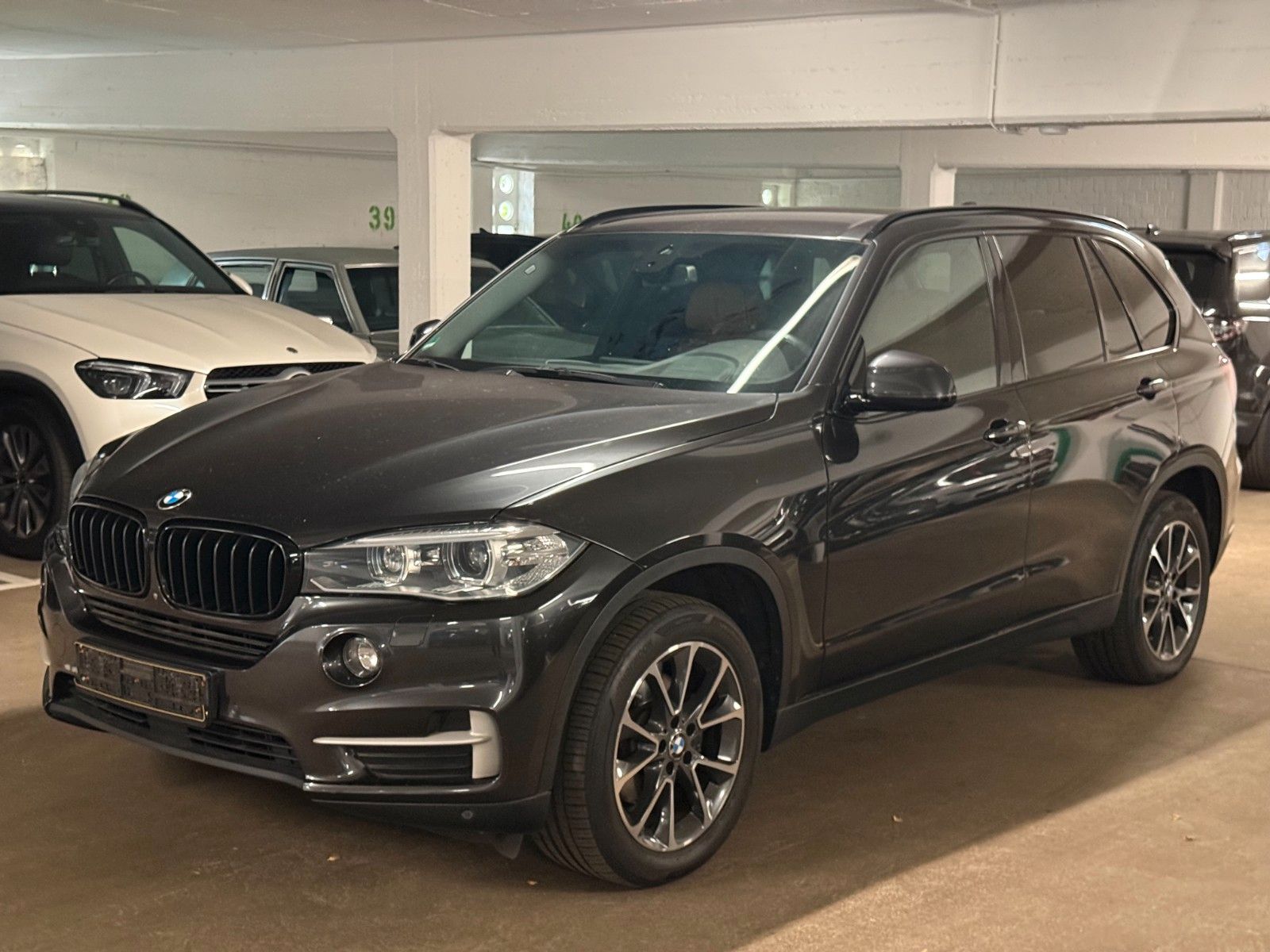 BMW BMW X5 xDrive30d *INDIVIDUAL* Komfortsitz*M-Lenk*H