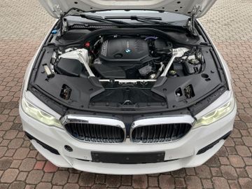 BMW 520d Touring xDrive M Sport*LED*AHK*Automatik