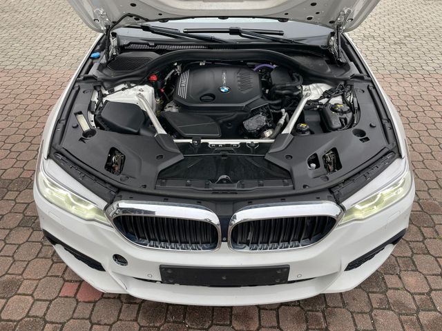 BMW 520d Touring xDrive M Sport*LED*AHK*Automatik
