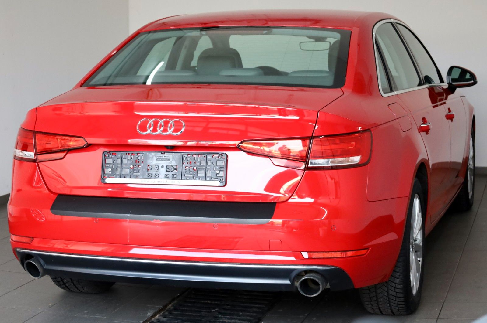 Fahrzeugabbildung Audi A4 Lim. design,SD,APS Plus,Kamera,AHK el,+WR