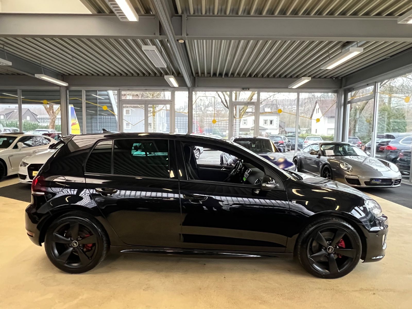 Fahrzeugabbildung Volkswagen Golf VI GTI Edition 35